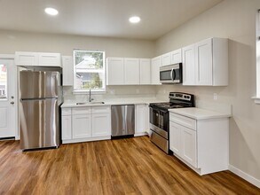 1816 SW 17th Ave in Albany, OR - Building Photo - Building Photo