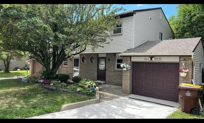 property at 5465 Marsh Rd