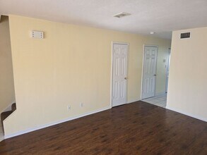 13542 Embassy Park Ct in Dade City, FL - Building Photo - Building Photo