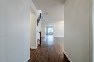 2744 E Donato Dr in Gilbert, AZ - Building Photo - Building Photo