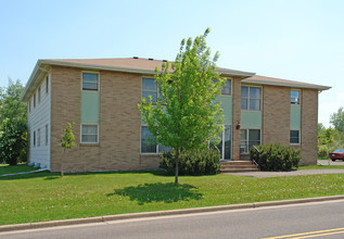 Tower Ave Apartments in Superior, WI - Building Photo - Building Photo