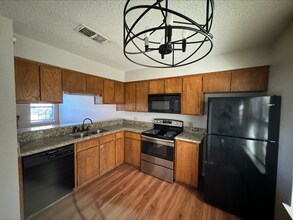 1227 Dallas Dr in Denton, TX - Building Photo - Building Photo