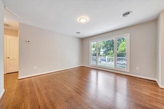1822 Oxford Ave SW in Roanoke, VA - Foto de edificio - Building Photo