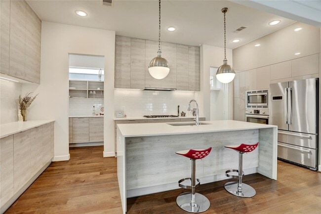 property at 1715 Maravilla Dr