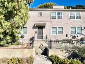 526 Wilson Ave in Vallejo, CA - Building Photo