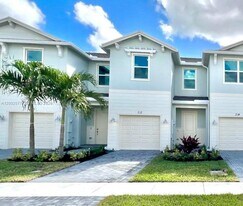 212 SE Woodbark St in Port St. Lucie, FL - Building Photo