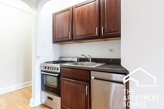 948 W Cuyler Ave, Unit 1W in Chicago, IL - Foto de edificio - Building Photo