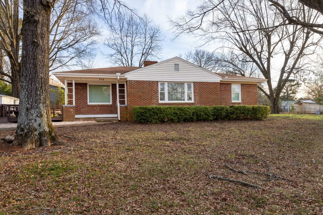 458 Parker Cir in Norwood, NC - Building Photo