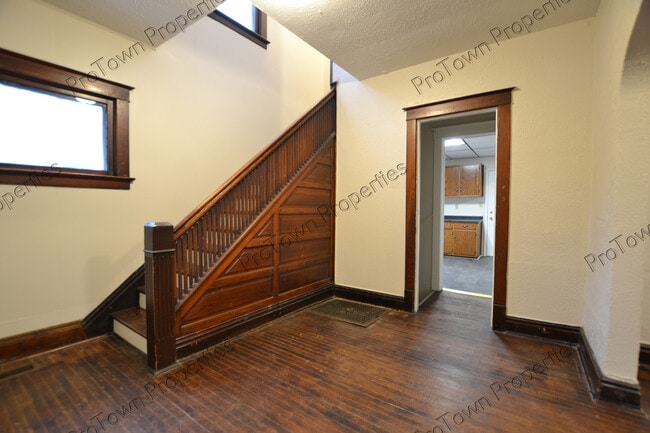 724 E Washington St in Joliet, IL - Building Photo - Building Photo