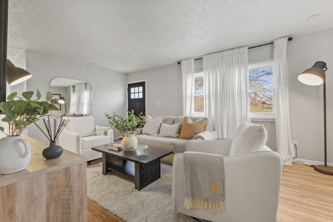 property at 1209 Fall Creek Pkwy E Dr