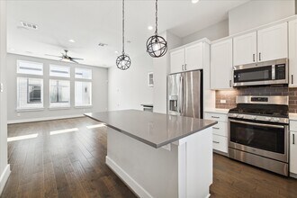 746 W Donovan St in Houston, TX - Building Photo - Building Photo
