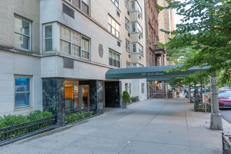 35 Park Ave in New York, NY - Building Photo - Building Photo