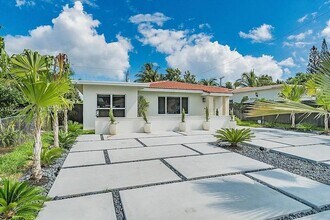 1731 NE 172nd St in North Miami Beach, FL - Building Photo - Building Photo