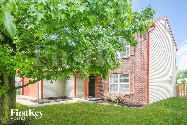 6312 Hazelhatch Dr in Indianapolis, IN - Foto de edificio - Building Photo