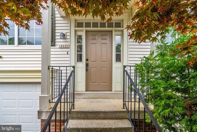 12221 Wye Oak Commons Cir in Burke Centre, VA - Building Photo - Building Photo