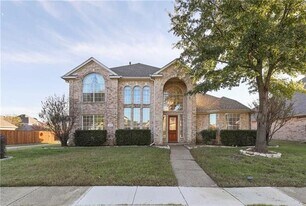 1313 Bradbury Dr in Carrollton, TX - Building Photo