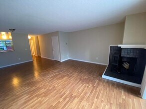 412 Barnegat Ln in Redwood City, CA - Building Photo - Building Photo