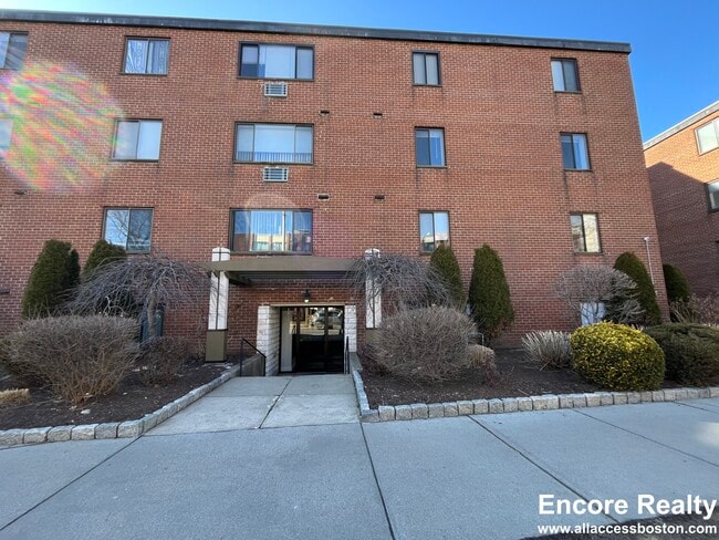 222 Babcock St in Brookline, MA - Building Photo - Building Photo