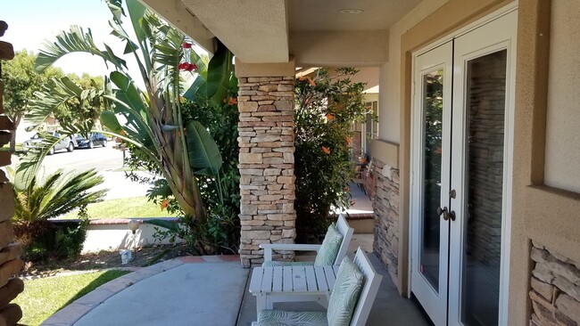 10 Valente in Irvine, CA - Building Photo - Building Photo
