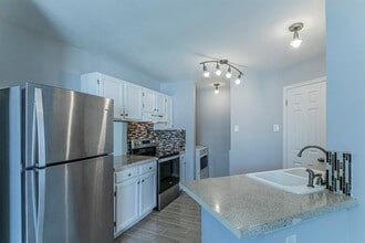 9411 Valley Moss in San Antonio, TX - Building Photo - Building Photo