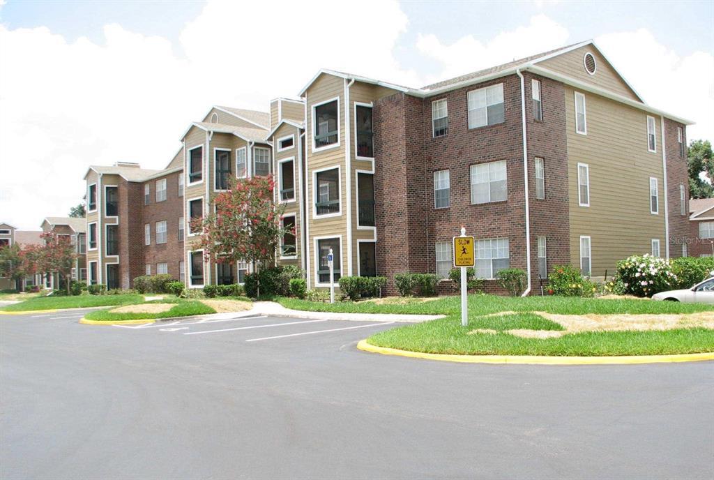 5500 Devonbriar Way in Orlando, FL - Building Photo