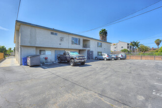 12939 Bonaparte Ave in Los Angeles, CA - Building Photo - Building Photo