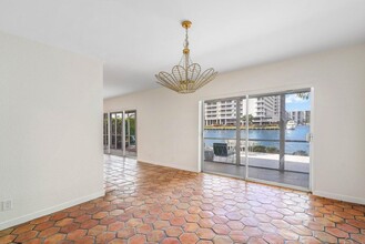 4313 W Tradewinds Ave in Lauderdale-by-the-Sea, FL - Building Photo - Building Photo
