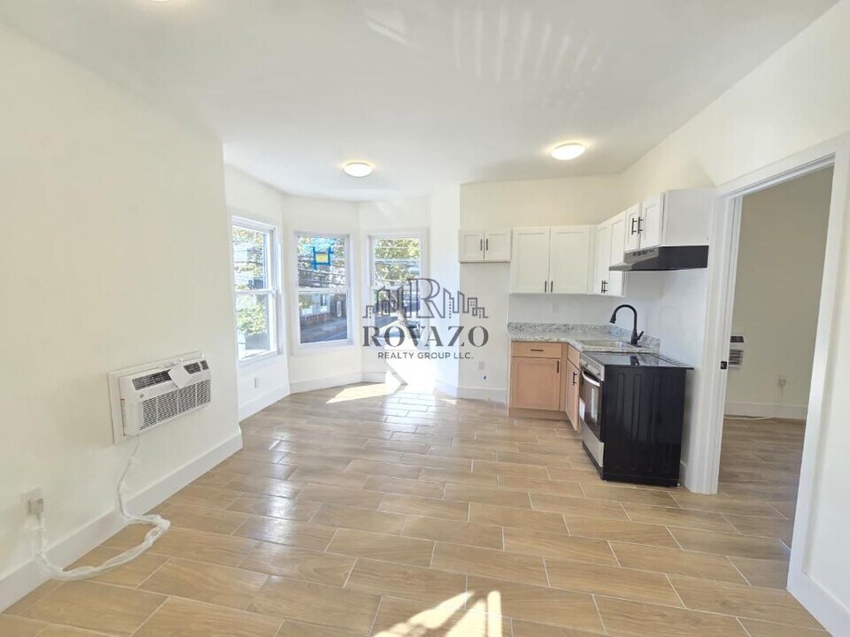 634 15th Ave in Newark, NJ - Building Photo