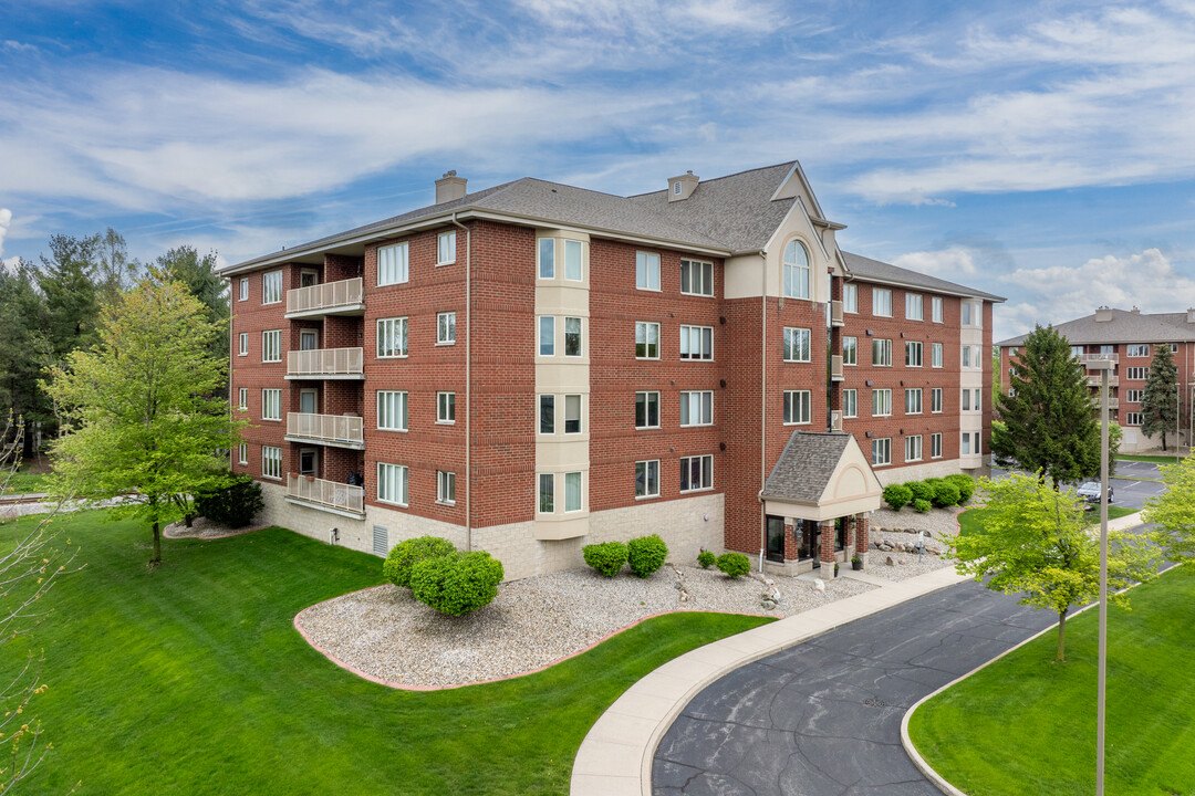 Renaissance Condominiums in Munster, IN - Building Photo