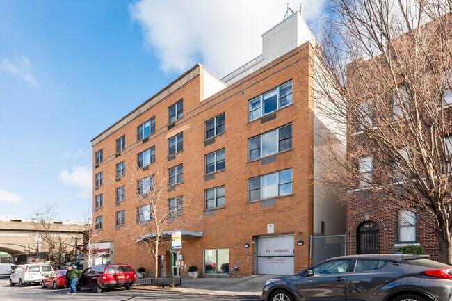 41-02 Queens Blvd in Sunnyside, NY - Building Photo - Building Photo