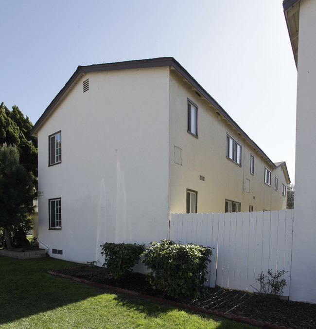 1204 W Valencia Dr in Fullerton, CA - Building Photo - Building Photo