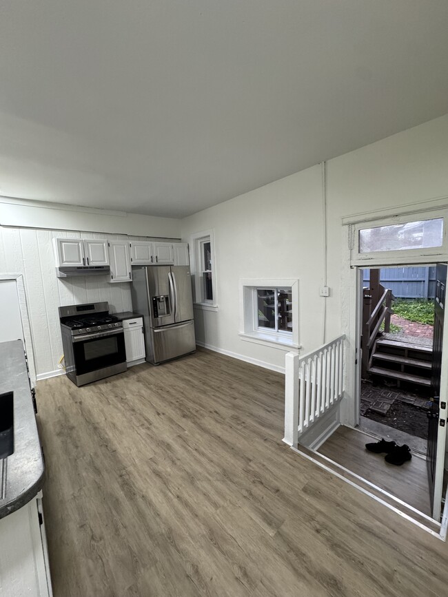 2507 Cleveland Ave, Unit E in Columbus, OH - Building Photo - Building Photo