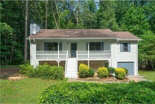 3889 Stone Hearth Pl in Marietta, GA - Building Photo