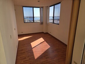 98-351 Koauka Loop, Unit 1606 in Aiea, HI - Foto de edificio - Building Photo