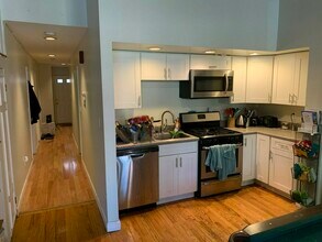 108 Central St, Unit 1R in Somerville, MA - Foto de edificio - Building Photo