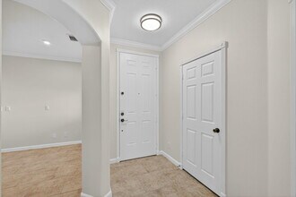 2213 Oakmont Dr in Riviera Beach, FL - Foto de edificio - Building Photo