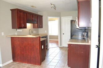 105 Clearwater Ct in Clarksville, TN - Building Photo - Building Photo