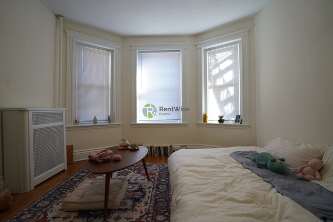 110 Warren St, Unit 15 in Boston, MA - Building Photo - Building Photo