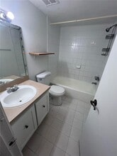 17901 NW 68th Ave in Hialeah, FL - Building Photo - Building Photo