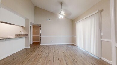 46 Dean Way in Folsom, CA - Building Photo - Building Photo