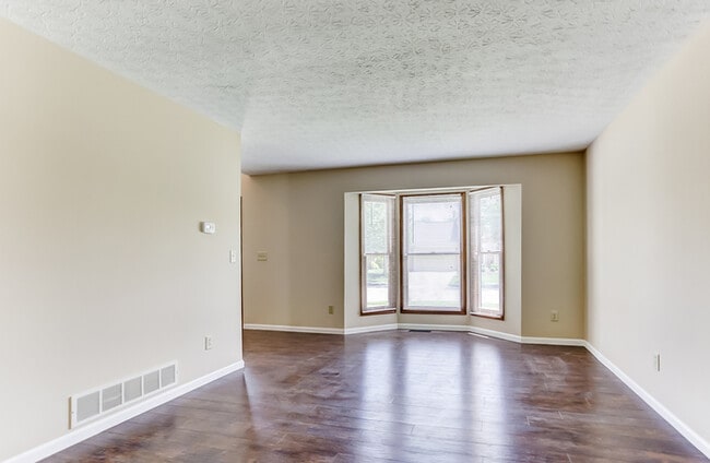 221 Muladore Dr in Powell, OH - Building Photo - Building Photo