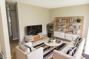 University Townhomes in Lethbridge, AB - Building Photo