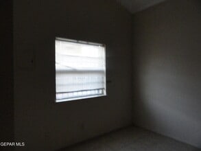 619 White Cliffs Dr in El Paso, TX - Building Photo - Building Photo