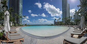 650 NE 32nd St, Unit 2701 in Miami, FL - Building Photo