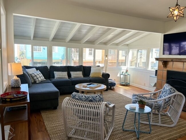 248 Cahuenga Dr in Oxnard, CA - Building Photo - Building Photo