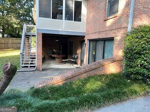 4079 Sardis Church Rd in Buford, GA - Foto de edificio - Building Photo