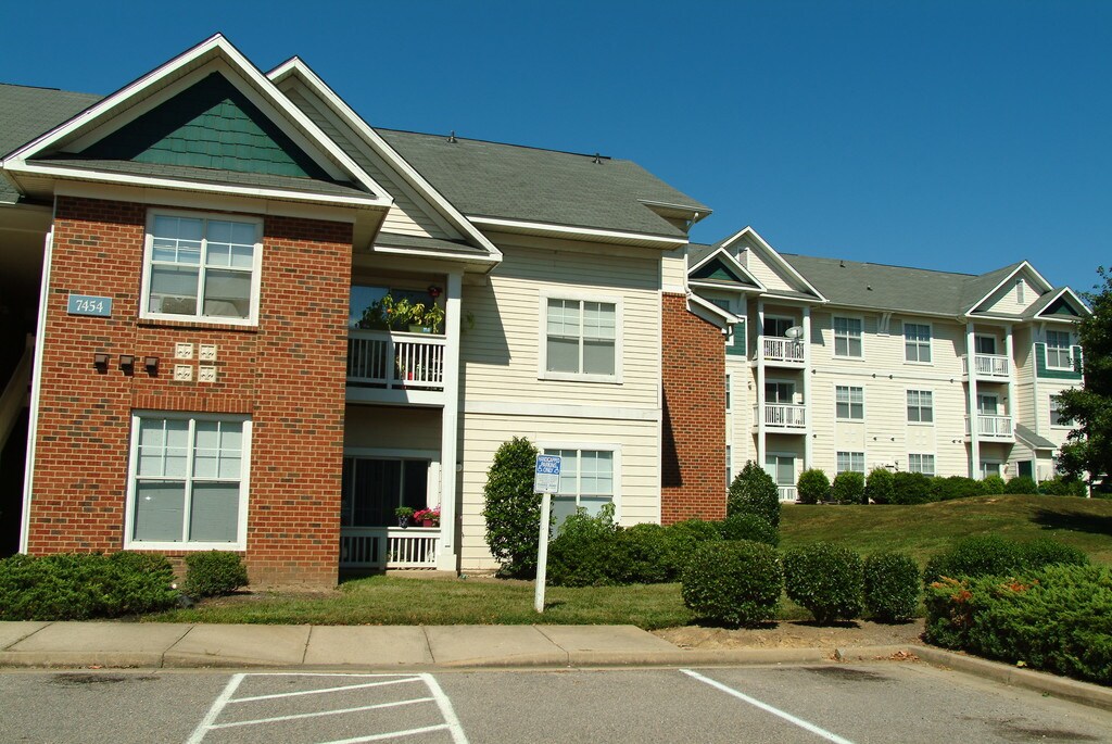 Sterling Glen Apartments in Chesterfield, VA