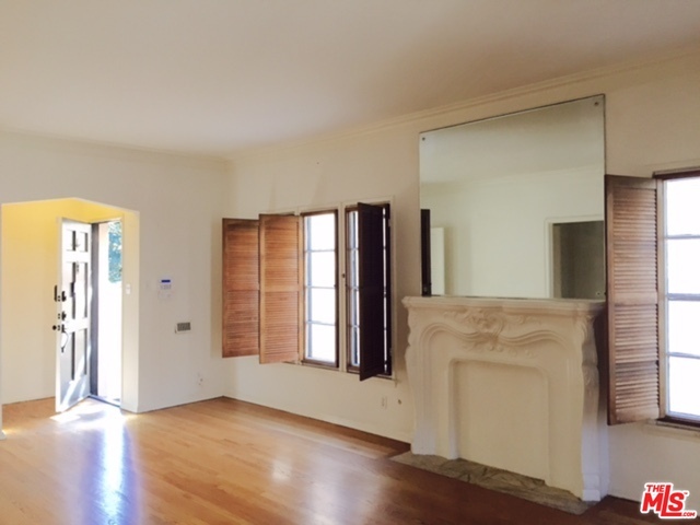 233 S Gale Dr, Unit 3 in Beverly Hills, CA - Building Photo - Building Photo