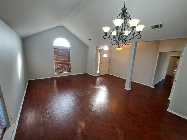 2512 Crystal Falls Dr in Mesquite, TX - Building Photo - Building Photo