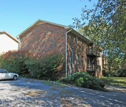 212 S David Ln in Knoxville, TN - Building Photo - Building Photo